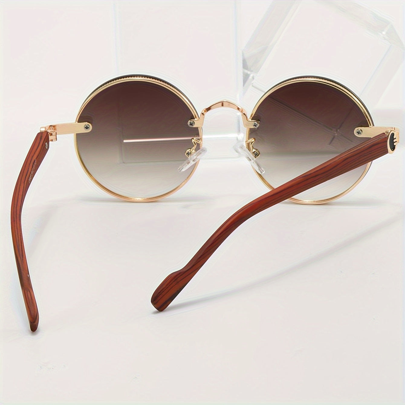 Unisex Retro Steampunk Metal Frame Glasses with Wood Grain Temples for Outdoor Sports and Travel