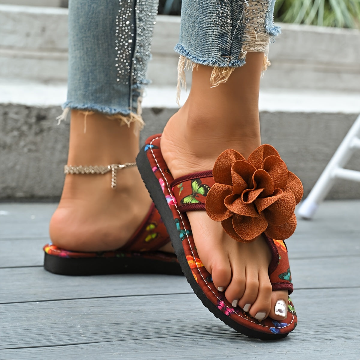 Ayollar uchun yozgi oddiy kapalak gul slippers sayohat va ta'til uchun