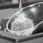 Компактная сковорода из нержавеющей стали, размером 34,04 см, комплектуется крышкой, подходит для индукционных плит, безопасна для керамических и галогенных плит, идеально подходит для приготовления пищи дома, в отеле, ресторане или на улице.