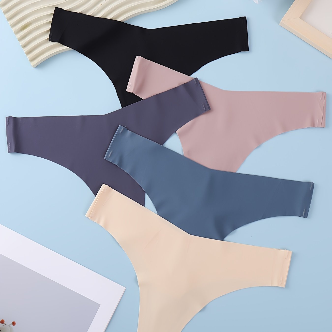 Women’s Seamless Thongs Low-Rise Breathable Lingerie Pack of 5