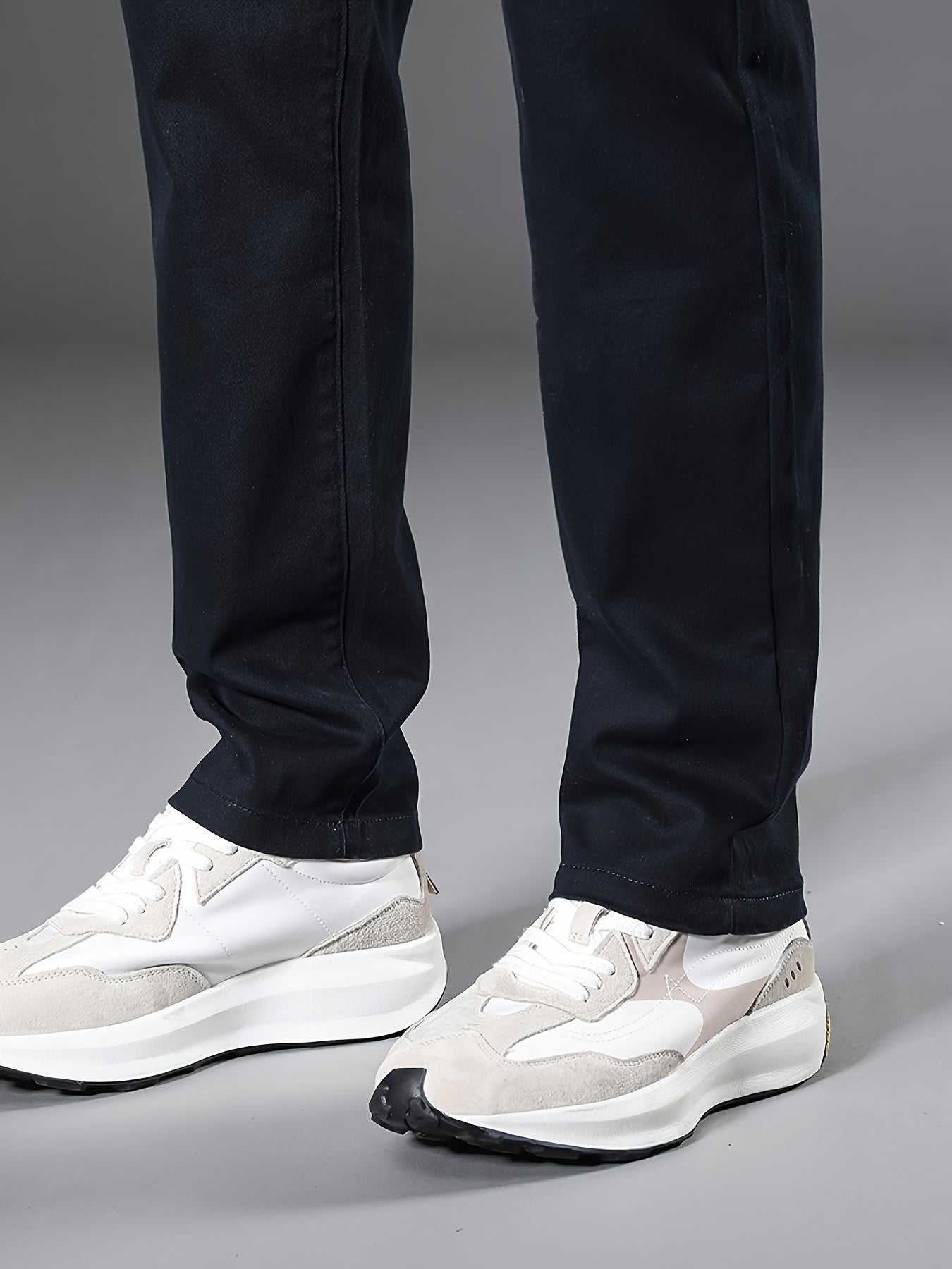 Erkaklar uchun tasodifiy denim jinsi shimlar, chuqur ko'k rangda, paxta aralashmasidan, oddiy kesimda, to'g'ri oyoq, tugma yopish, yuvilgan ko'rinish, belsiz, o'rta bel, barcha mavsumlar uchun, kattalar o'lchovlari.