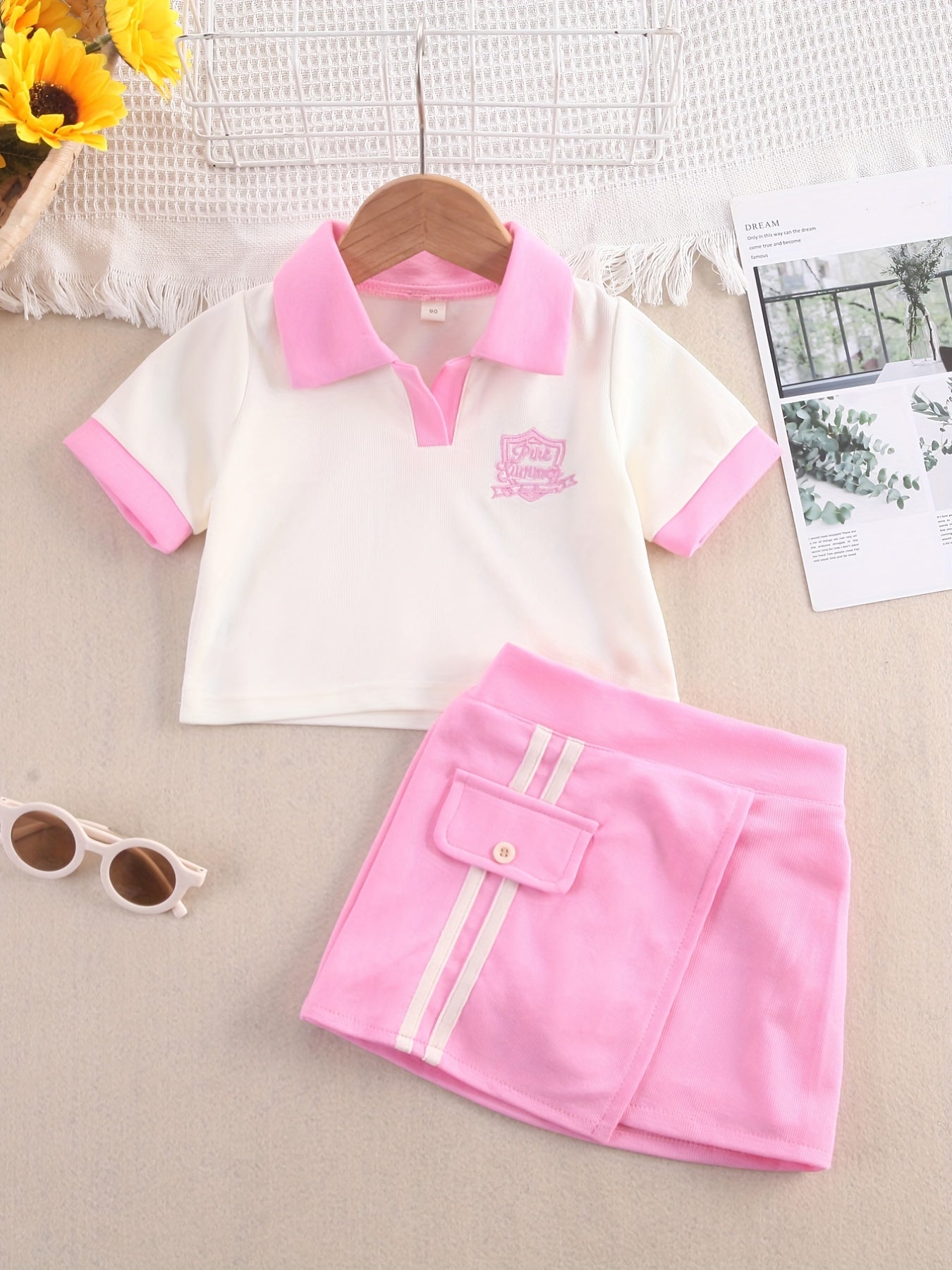 Girls Kids' Cotton College Style Turnover Collar T-Shirt Set with Fake Pockets and Badge Print