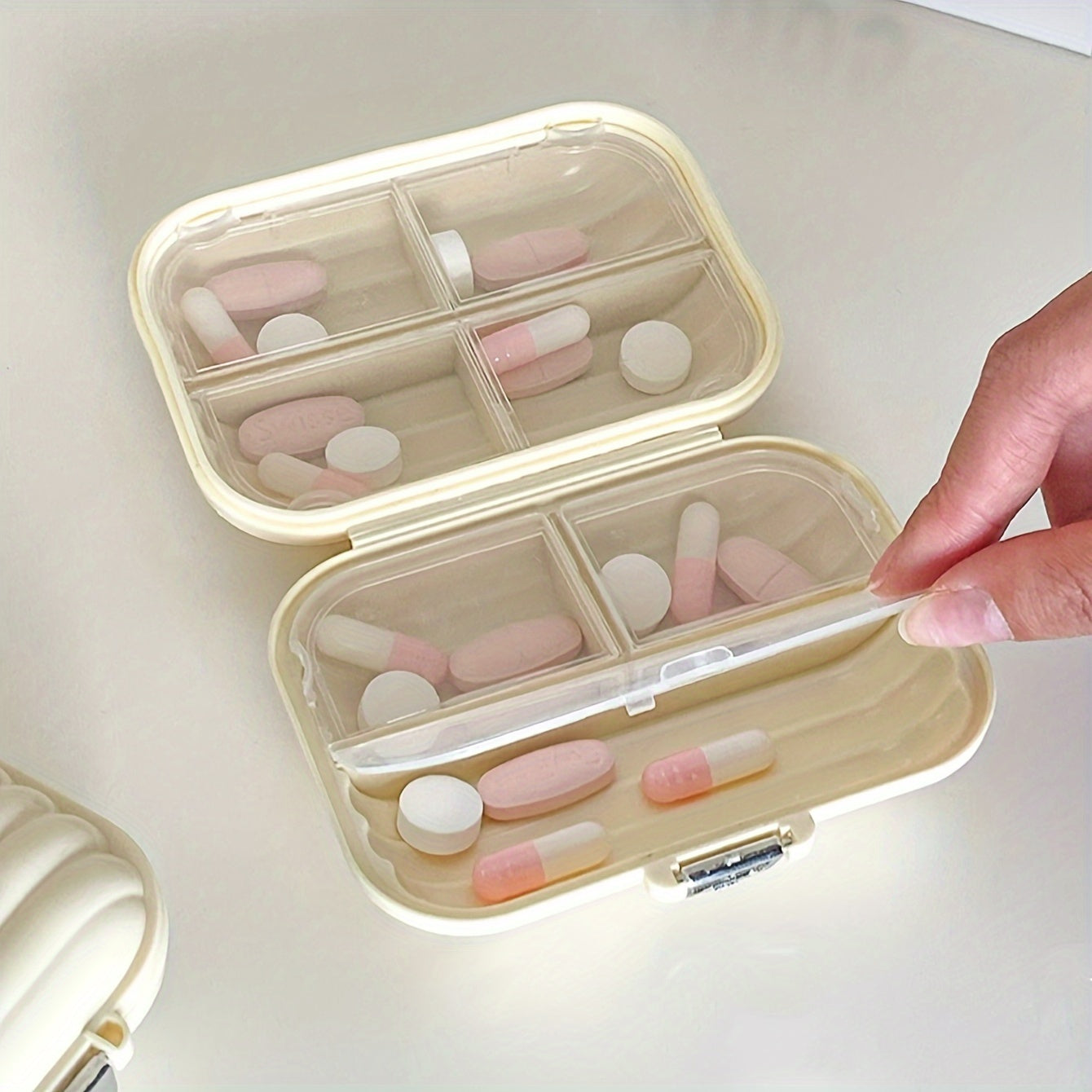 Unisex Plastic Pill Box 7-Day Dispenser Portable Medication Organizer
