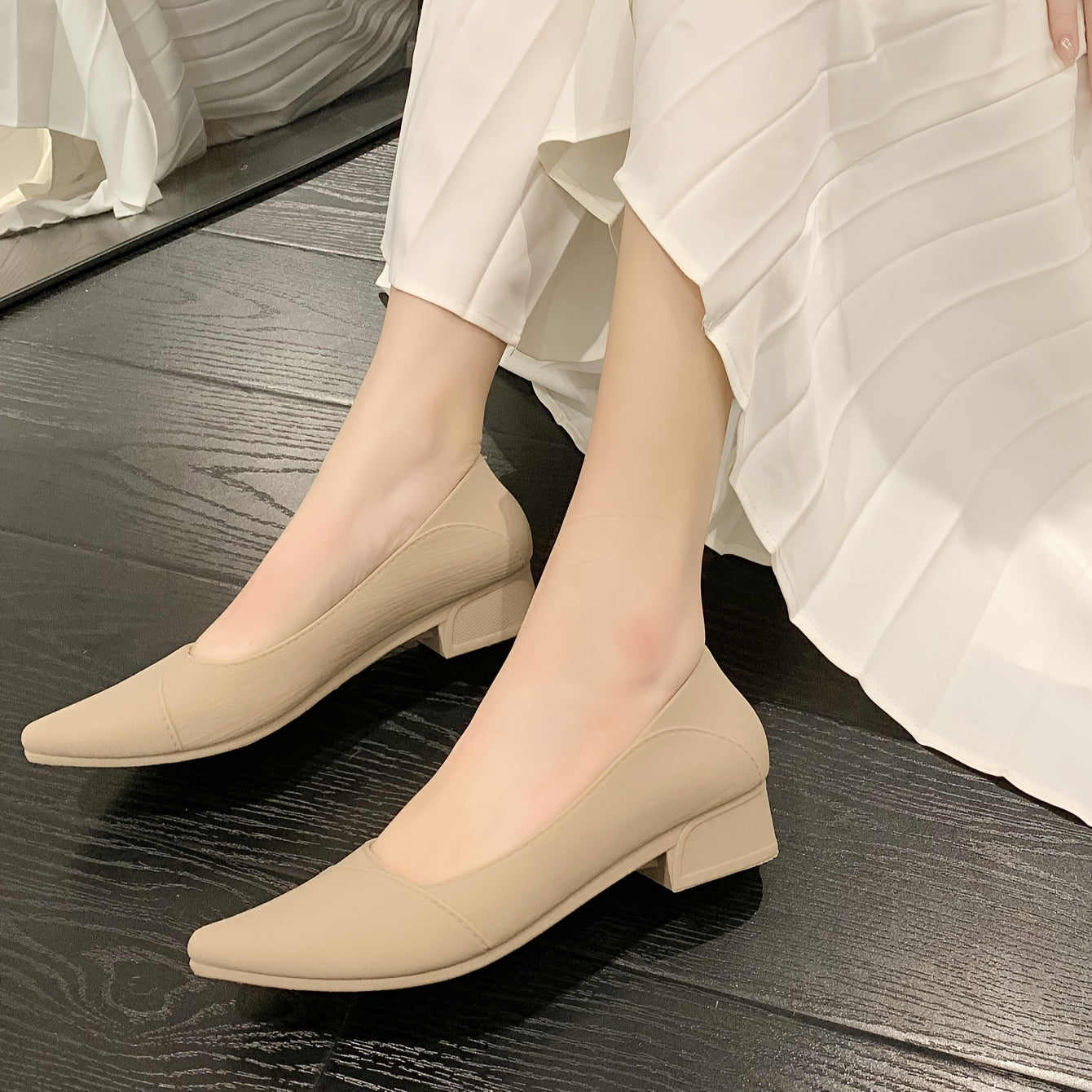Women’s Solid Color Chunky Heels Casual Point Toe Slip-On Pumps