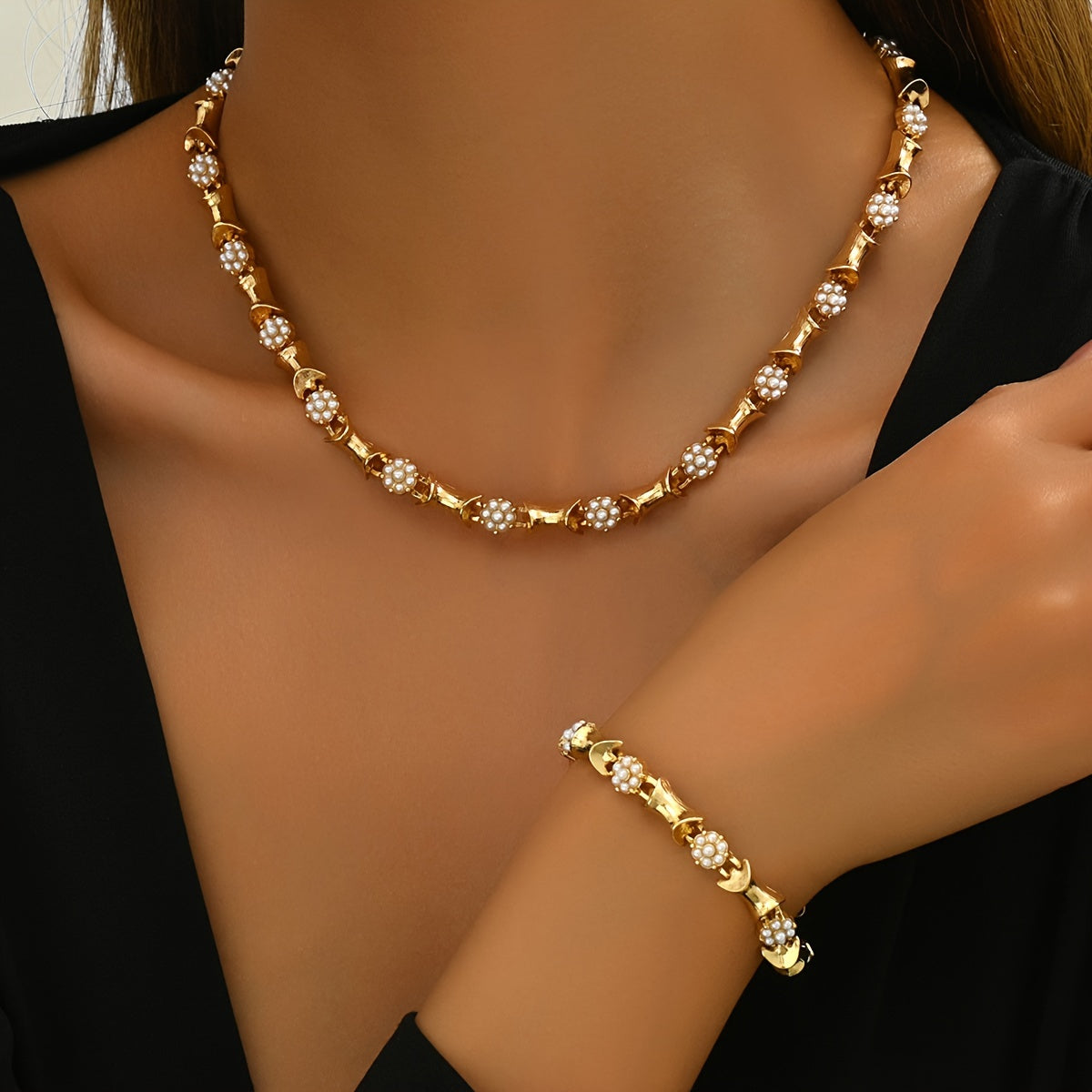 Jewelry Set with Imitation Pearls and Gold Plating for Women Includes Bracelet and Choker