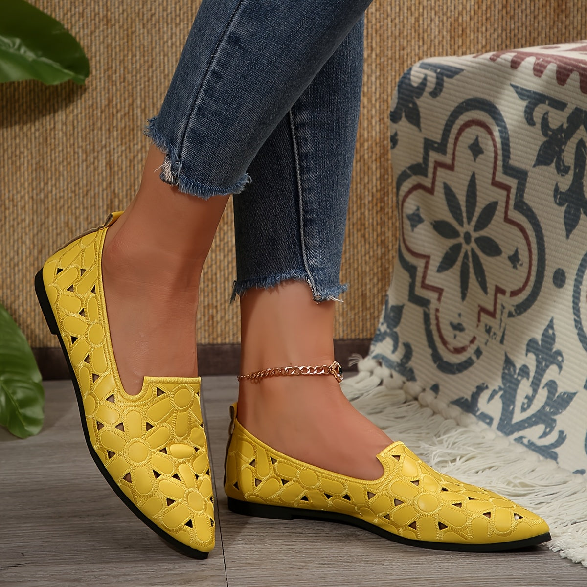 Women's Floral Faux Cover Flats Lightweight Slip-On Casual Shoes