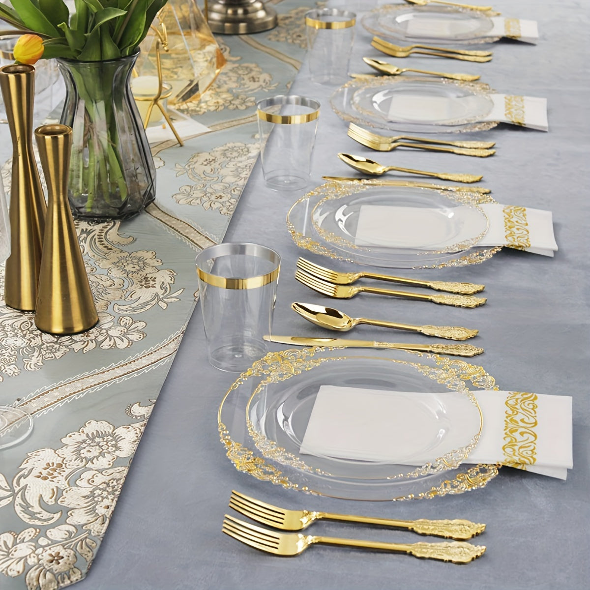 Полный набор элегантной одноразовой посуды на 10 персон, включает 10 десертных тарелок, 10 салатных тарелок, 10 салфеток, 10 чашек и 30 столовых приборов (вилки, ножи, ложки). Идеально подходит для годовщин свадеб и праздничных вечеринок.