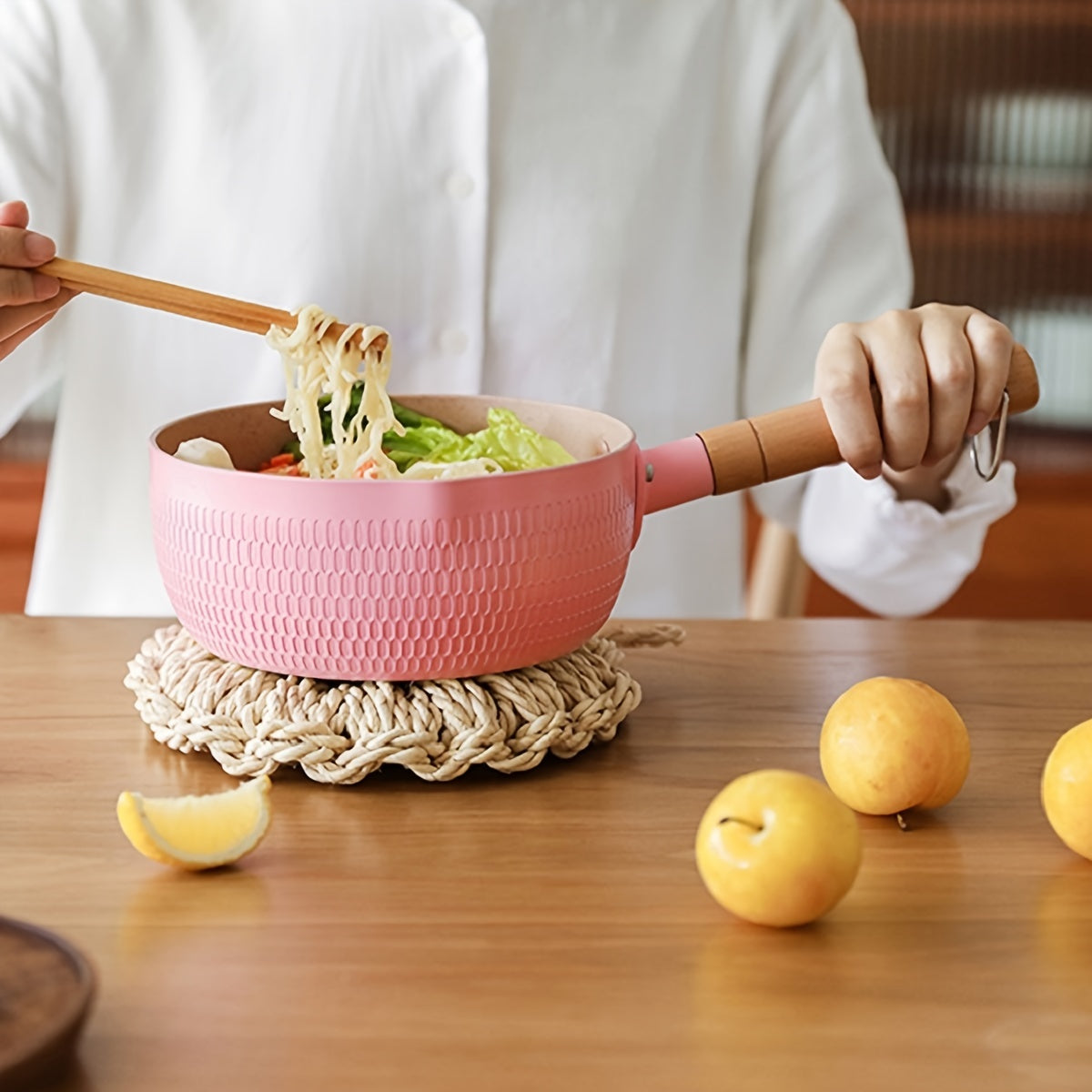 Eng ko'p sotiladigan 1 dona pushti yopishqoq alyuminiy qozon, yaponcha ilhomlangan qorli tekis pastki sho'rva qozoni, induktsion pechka bilan mos, makaron pishirish va sutni qizdirish uchun mukammal - ixcham va rang-barang oziq-ovqat yordamchi qozoni