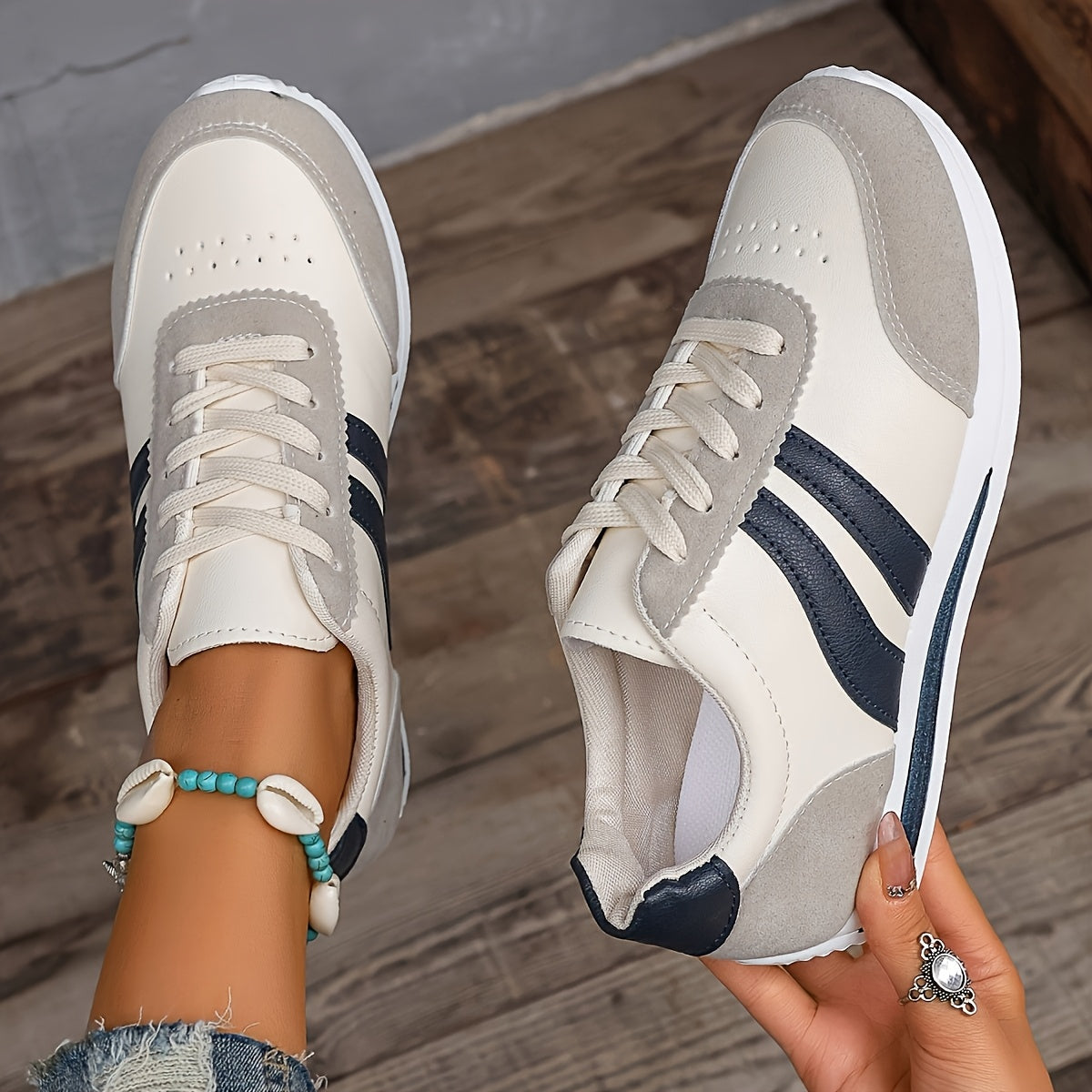 Women's Lightweight Sneakers Non-Slip Cushioned Walking Shoes Blue and White