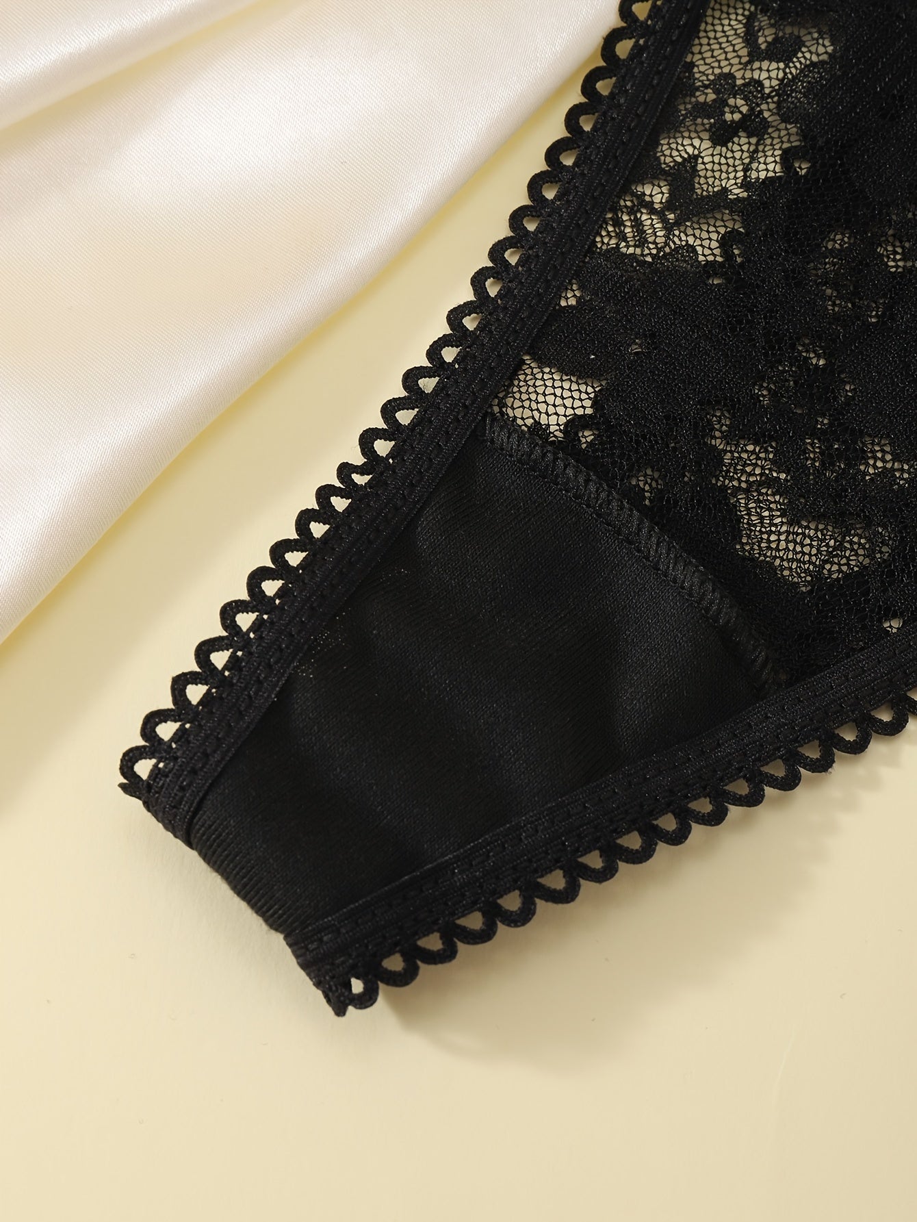 Women's Floral Lace Thong Panties Low-Rise Seamless Nylon Underwear