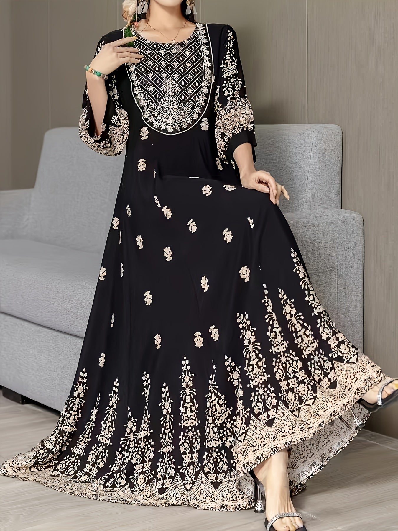 Vestido de poliéster tejido con bordado de Oriente Medio en talla grande con cinturón