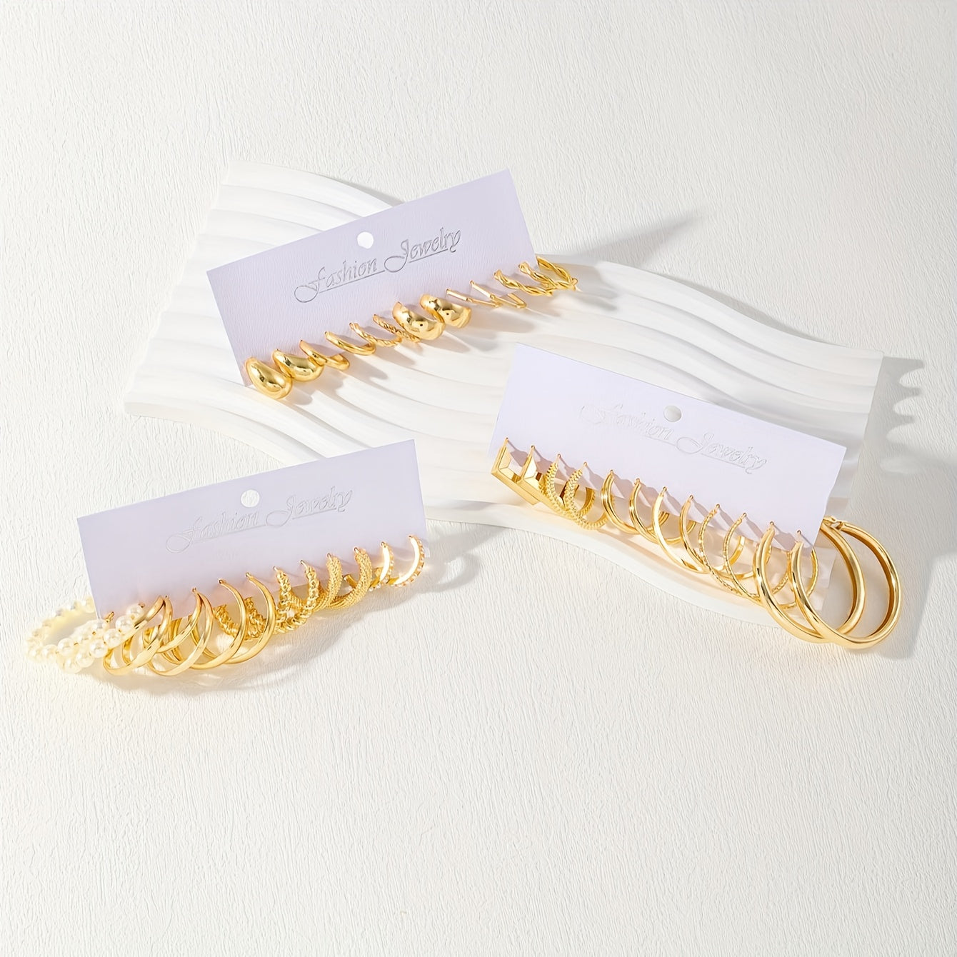 36 ta moda qotishma uzuk va ayollar uchun sirg'alar to'plami, sun'iy marvaridlar bilan retro punk uslubida, har kuni kiyish uchun mukammal.