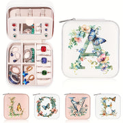 Yolgʻon charm bilan shaxsiylashtirilgan alfavitli flip-top bilan qoplangan, soʻzma-soʻz qoplangan va taqinchoqlarni saqlash uchun quti