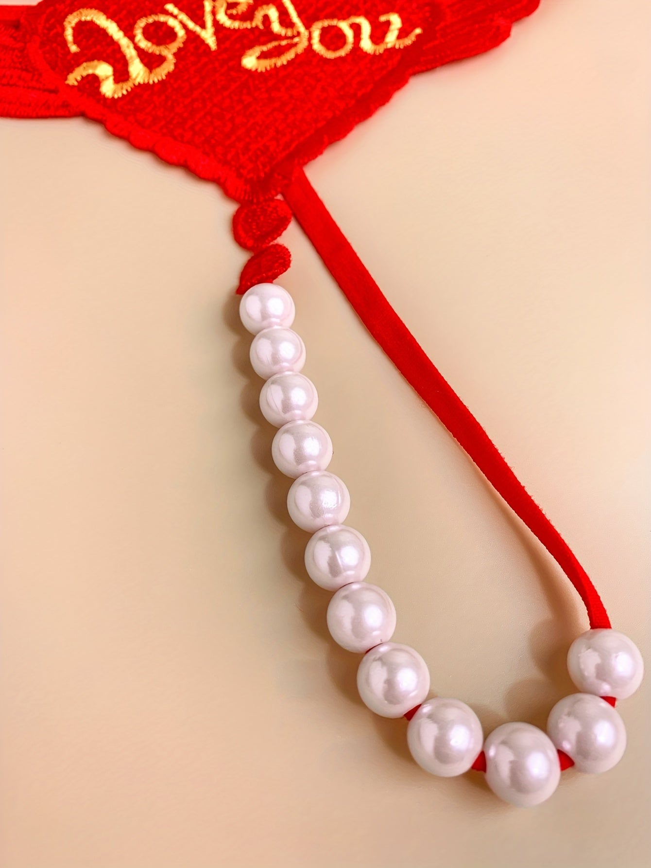 3 Ta'sirli yurak zanjirli thonglar, 'SIZNI SEVAMAN' tikuv bilan, 14-fevral uchun mukammal. Yumshoq polyester va spandeks aralashmasidan tayyorlangan.