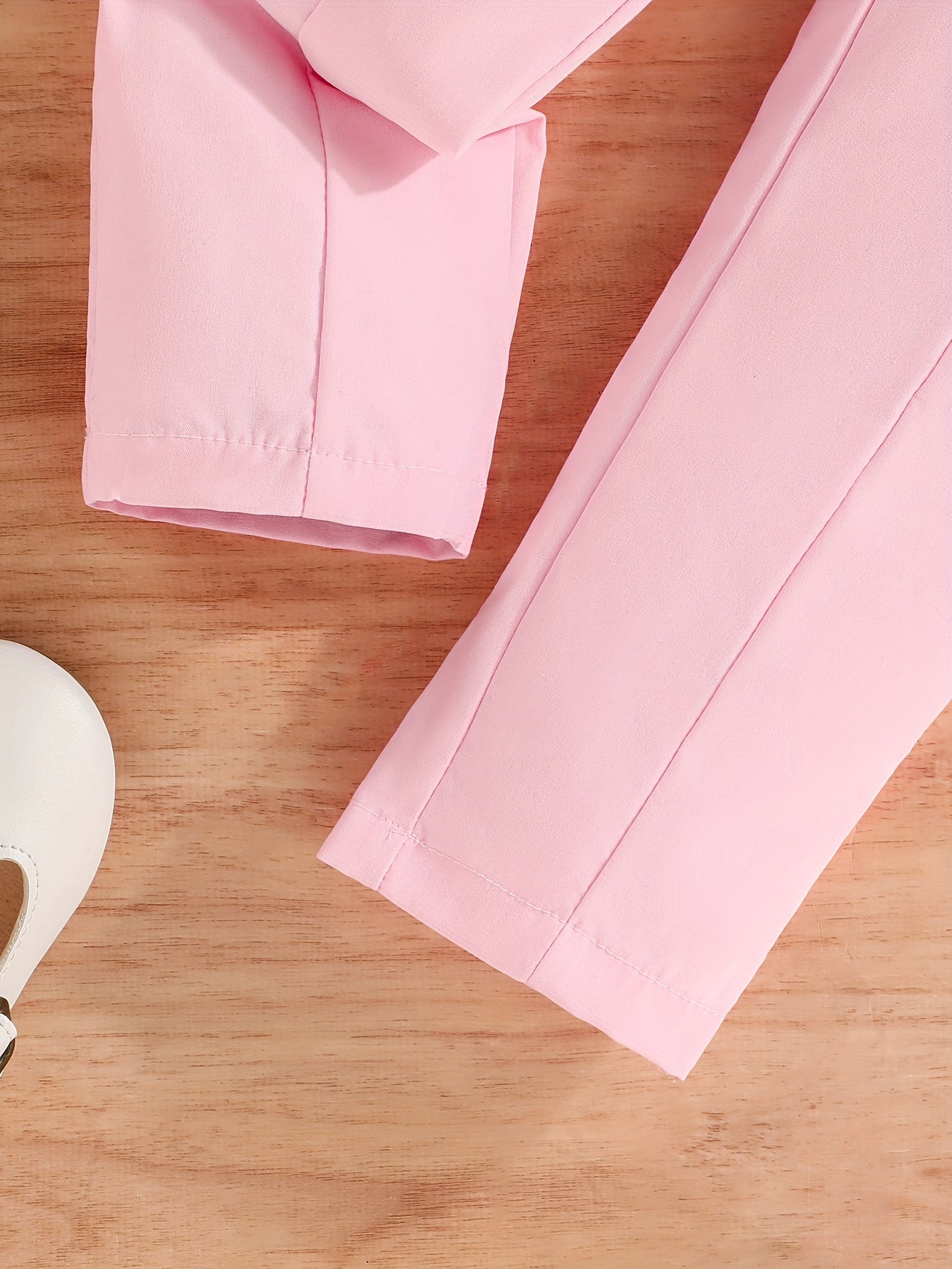 Девочкиный розовый пиджак-блейзер и штаны с бабочками и рюшей для всех сезонов