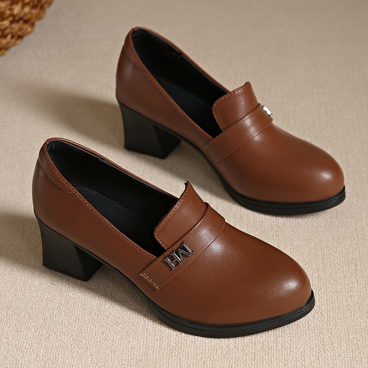 Ayollar uchun blok poyafzalari qulay va ko‘p maqsadli kiyinadigan poyabzal