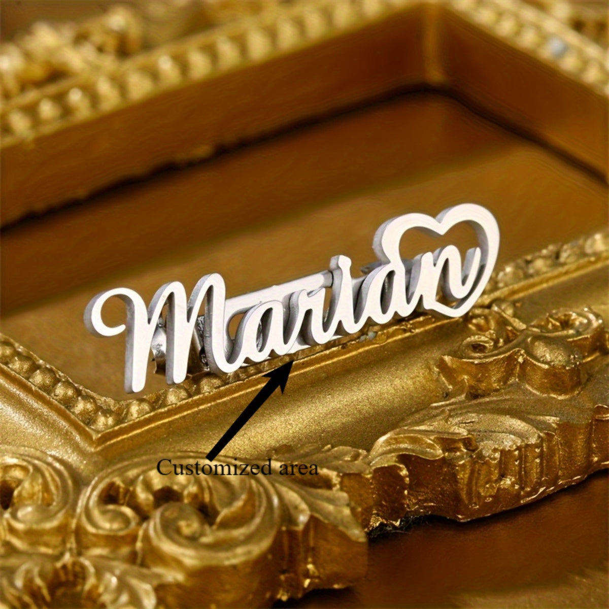 O'ziga xos Shaxsiylashtirilgan Ism Brosh - Qadimiy Boho Dizayni bilan Nikelga chidamli Pin, U yoki U uchun Ideal Sovg'a, Moslashtirilgan Harf Pendanti, Bohemian Chic Uslubi