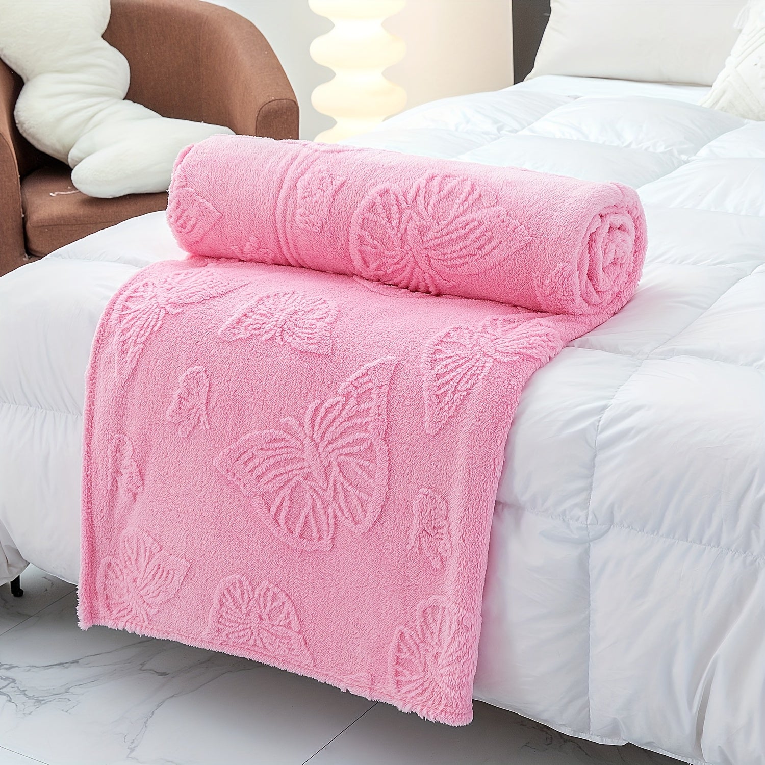 Modern Flannel Blanket with Geometric Design and Mink Fur Fabric for All-Season Use