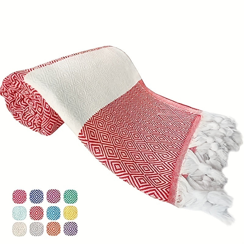 1 dona turk plyaj sochiq, jakardli romb dizayni bilan, tez quriydigan va qumga yopishmaydigan, o'lchami 71" x 39" (100 sm x 180 sm) plyaj va hammomda foydalanish uchun.