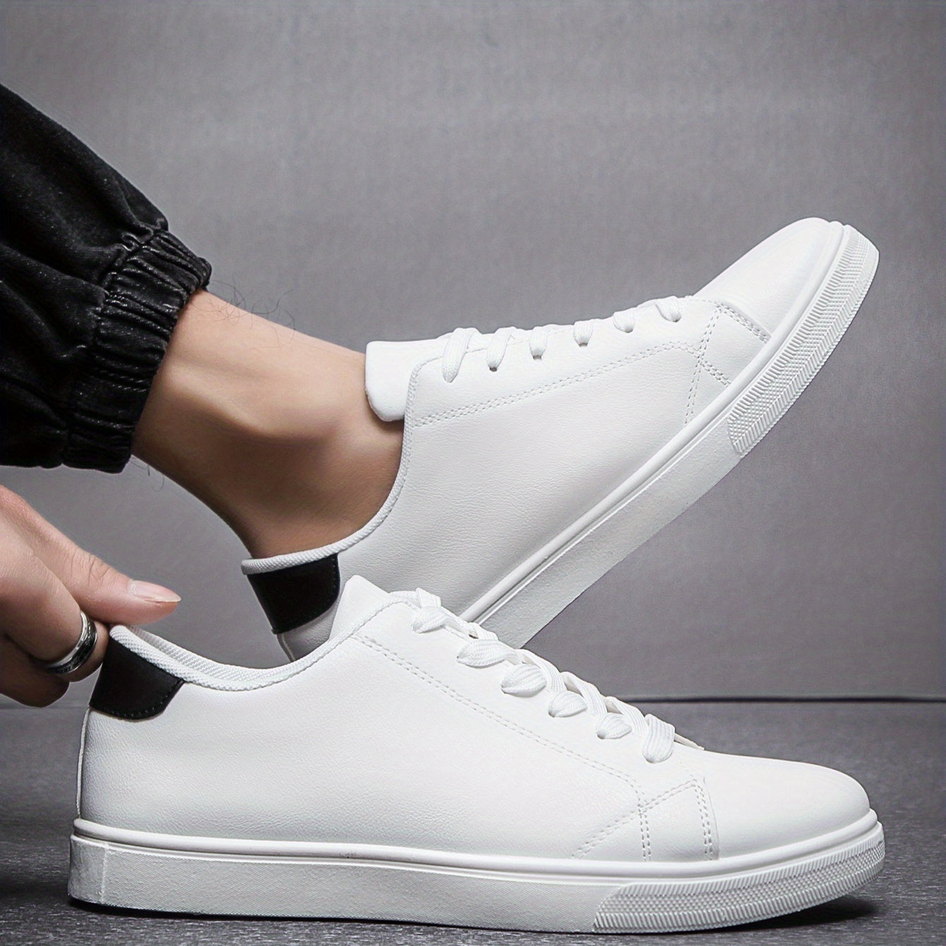 Men's Skate Shoes Youth Durable Non-Slip Sole Lace Up Casual Sneakers