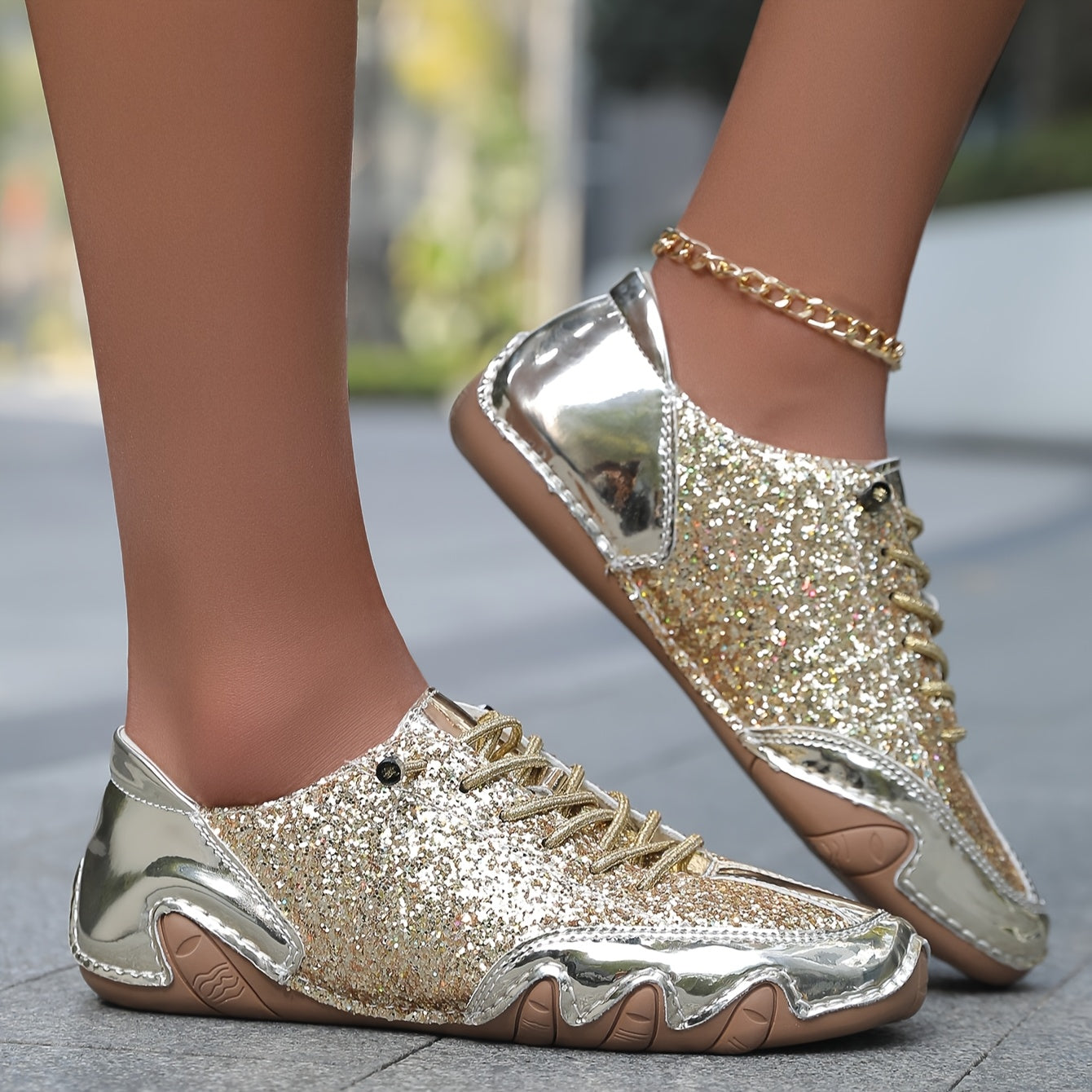 Women's Solid Color Lace Up Sneakers Lightweight Breathable Comfort Shoes