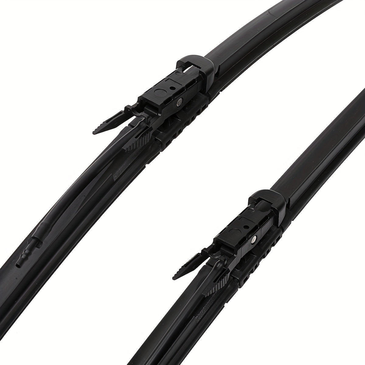 Universal Windshield Wiper with Integrated Cleaning for All-Season Use