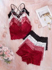 Ayollar uchun 4 ta to'plam dantelli ichki kiyim to'plami, ichki simsiz bir rangli bralet va boyshortlarni o'z ichiga oladi. To'qilgan matodan tayyorlangan. Kattalar uchun ideal.