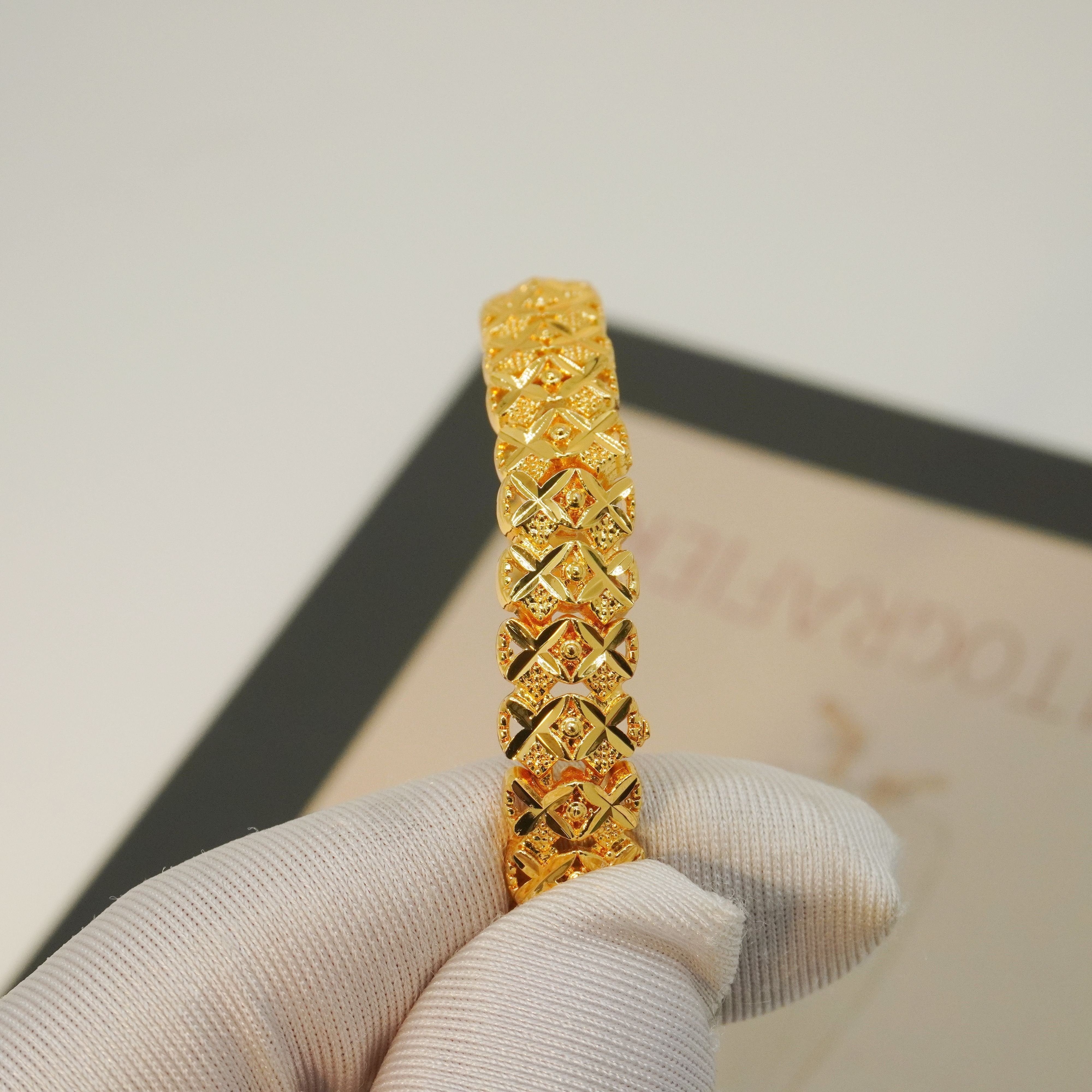 Women’s Heart-Themed Arab Style Copper Charm Bracelet 24K Gold Plated Daily Wear Gift