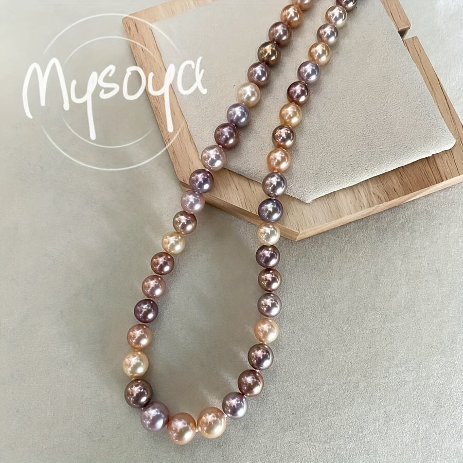 Колье ручной работы с яркими конфетными цветами и пресноводными жемчужинами размером 9-11 мм, представленное в подарочной коробке. Идеально подходит как для повседневной носки, так и для особых случаев.