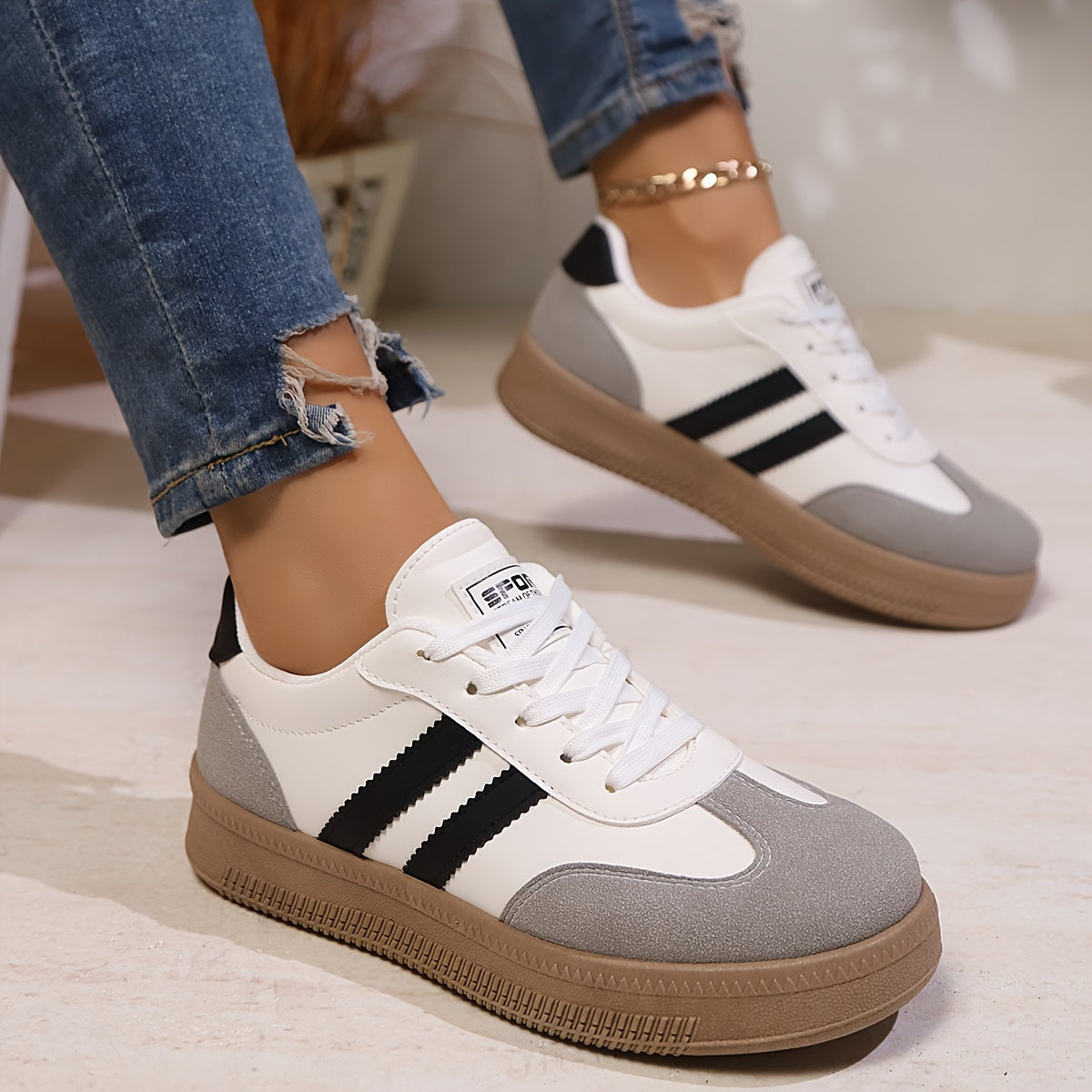 Women's Casual Sneakers Lightweight Lace-Up Shoes Anti-Slip PVC Sole