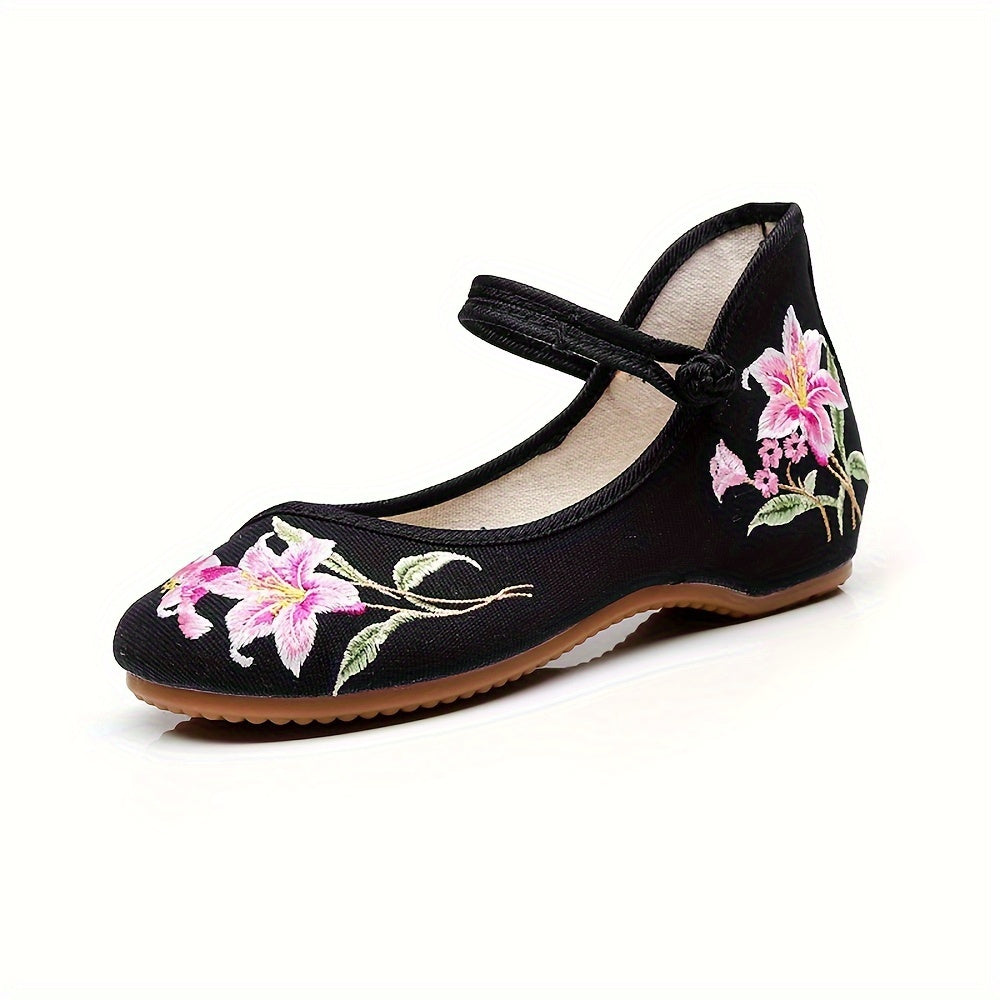 Women's Chinese Style Retro Embroidered Hanfu Shoes with Floral Cloth for Casual and Dance