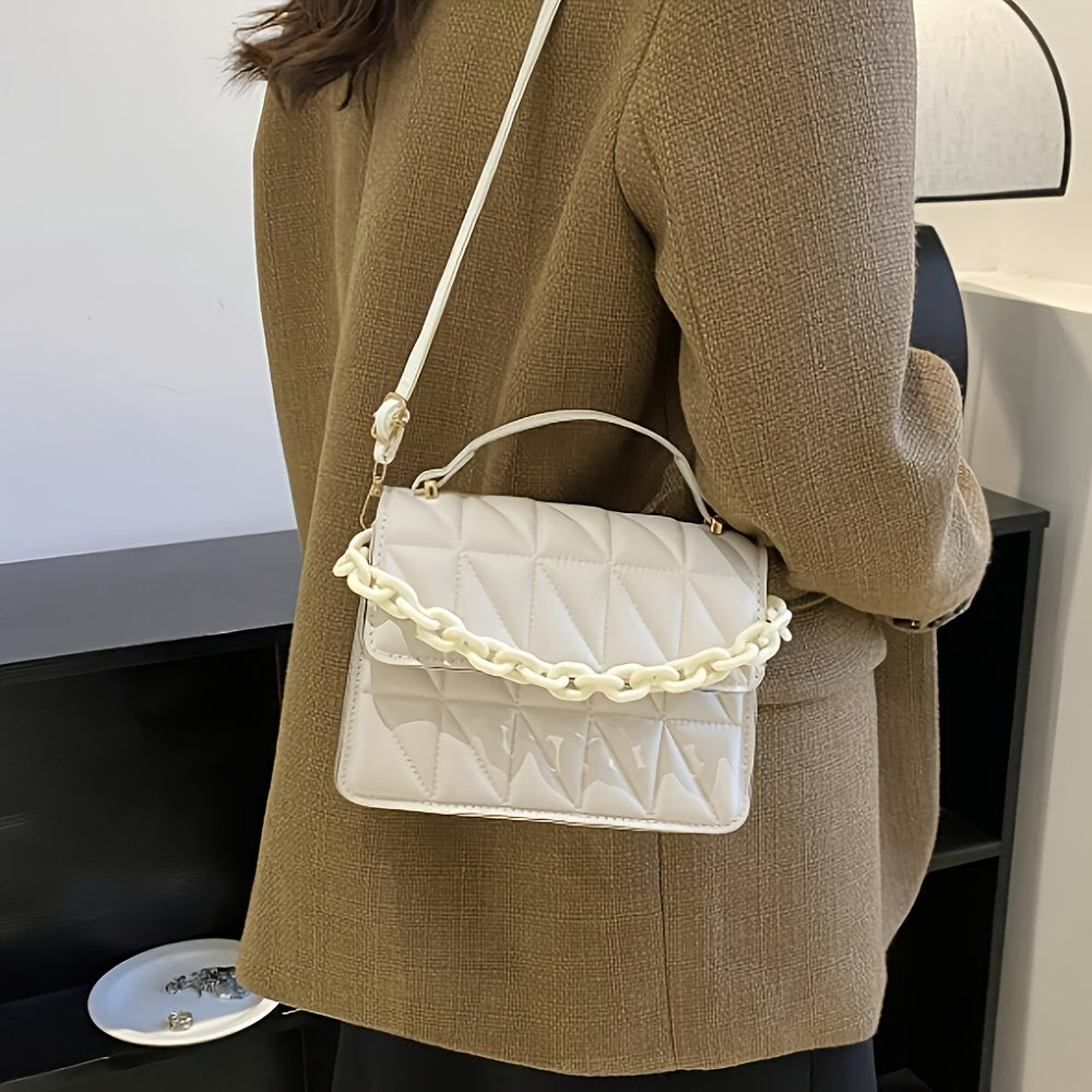 Черная стеганая сумка на плечо с золотой фурнитурой и съемным цепочным ремнем для женщин