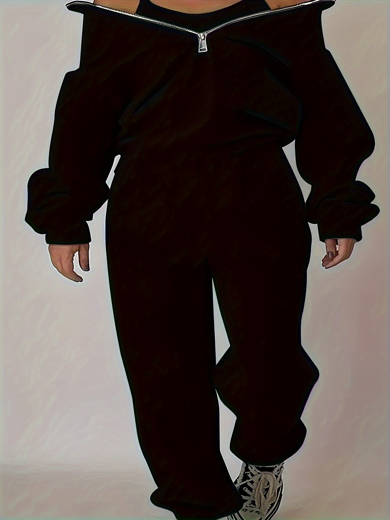 Ayollar uchun zip oldi sviter va elastik belli shimlardan iborat mustahkam ikki qismli to'plam.