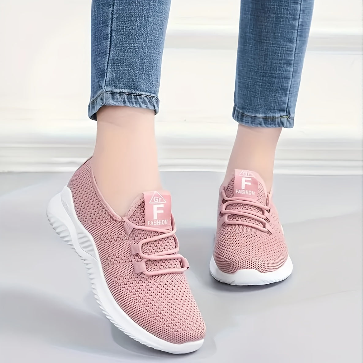 Ayollar uchun nafas oladigan trikotaj sport poyabzali yengil kundalik yugurish poyabzali kulrang pushti oq qora