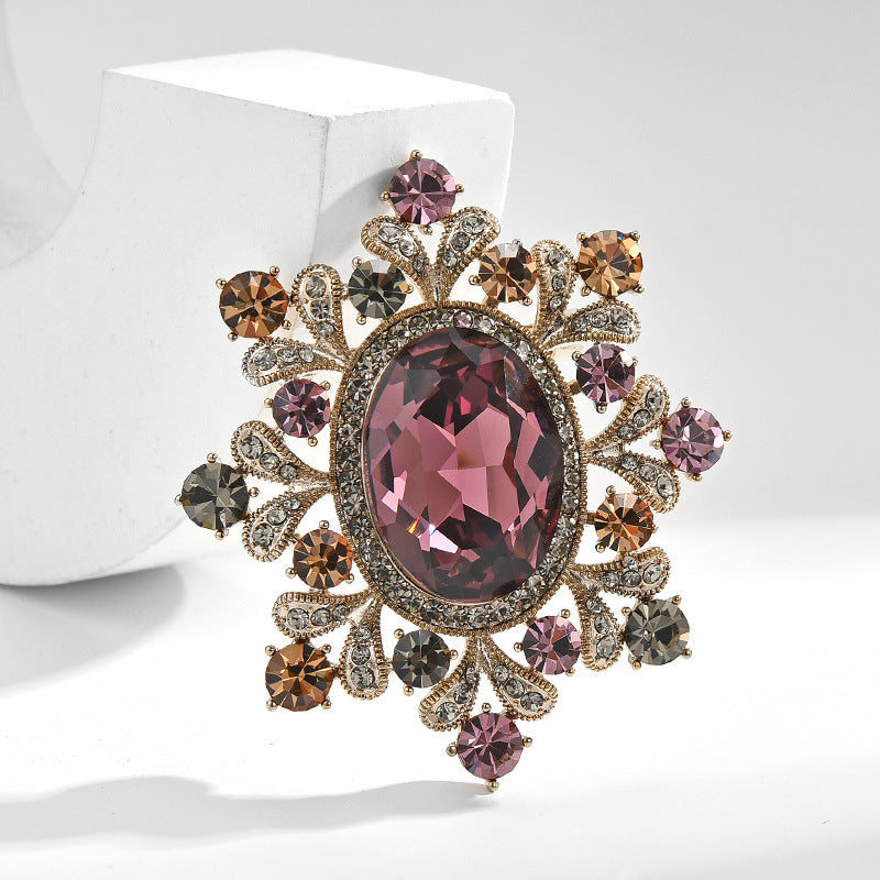 Роскошная брошка-булавка с цветочным дизайном из страз в винтажном стиле, с новаторской мультяшной темой и изысканным дизайном, идеальный аксессуар для пальто для женщин