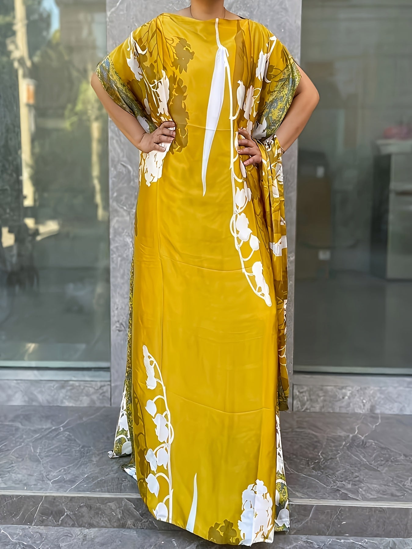 Ayollar uchun katta o'lchamli gulliy bosma tunik kiyiqi Polyester Crew Neck Batwing Sleeve Barcha mavsum uchun