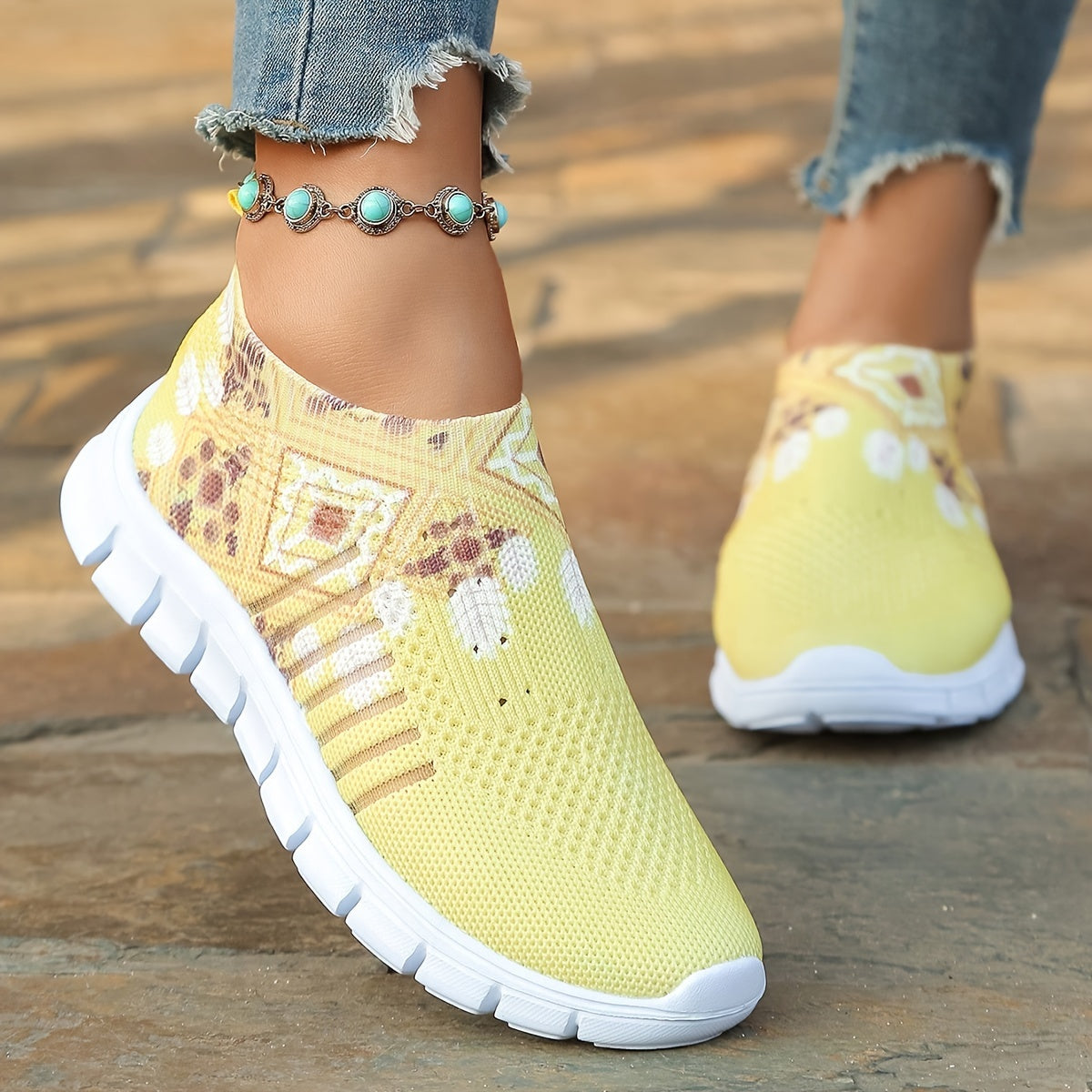 Women's Slip-On Sneakers Breathable Lightweight Low Top Walking Shoes