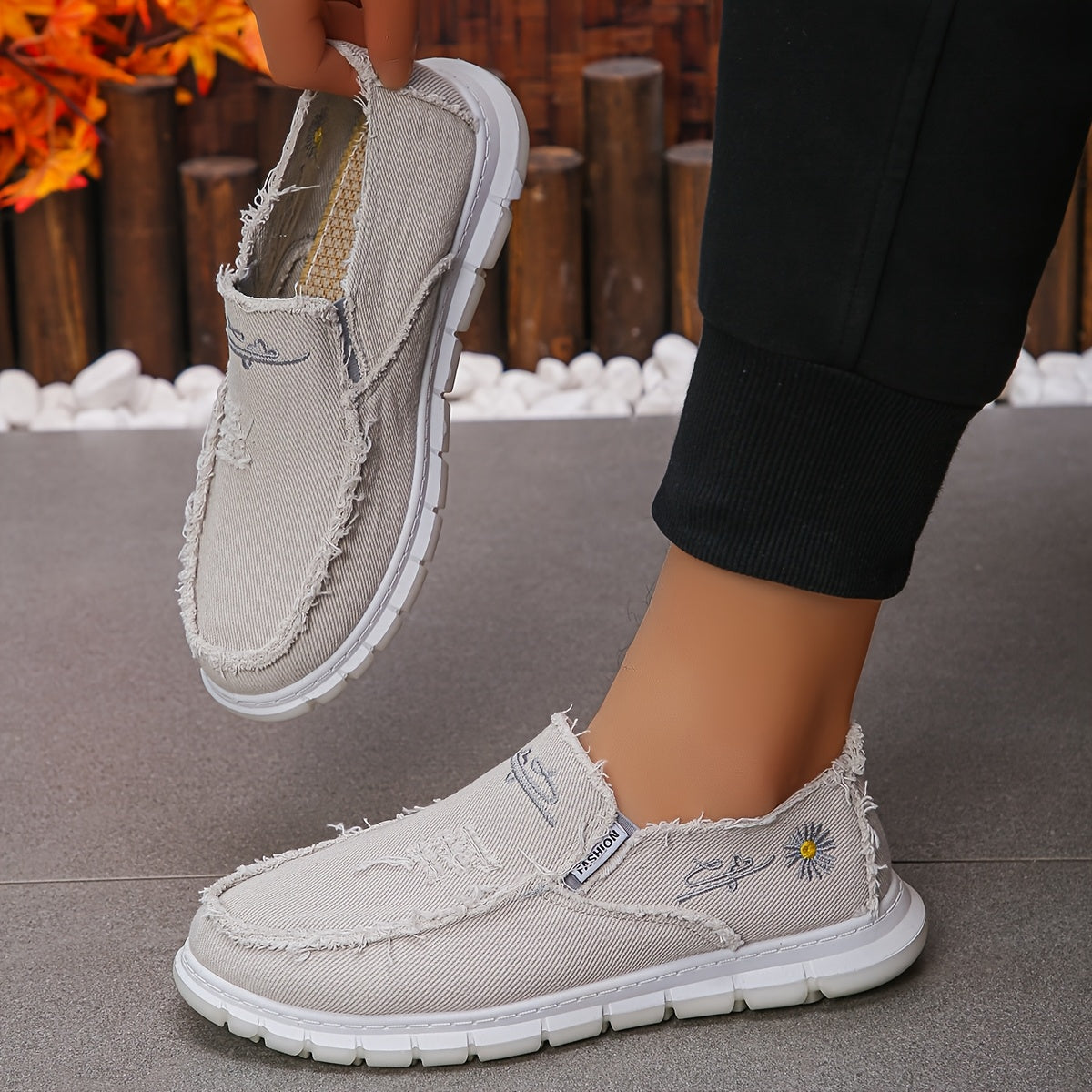 Women's Slip-On Loafers Black Floral Non-Slip PVC Sole All-Season