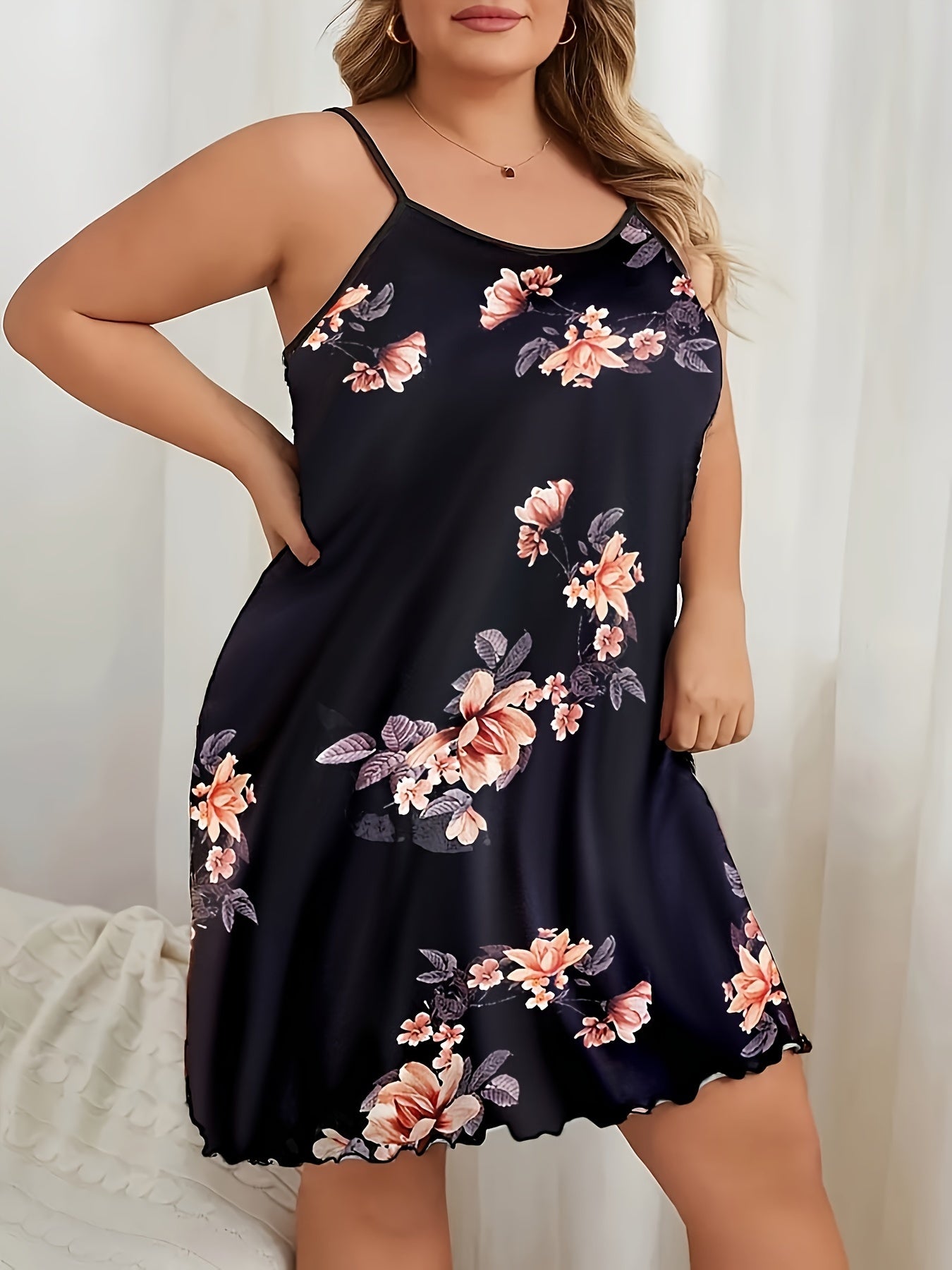 Женская ночная рубашка больших размеров с цветочным принтом и без рукавов, с рюшей