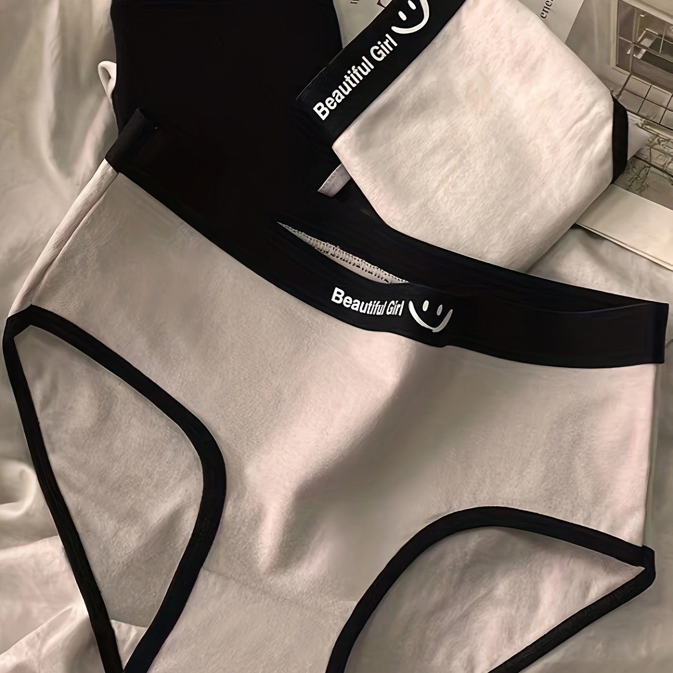 Women's Seamless Breathable Cotton Period Panties 3-Pack Black White Joyful Face Design