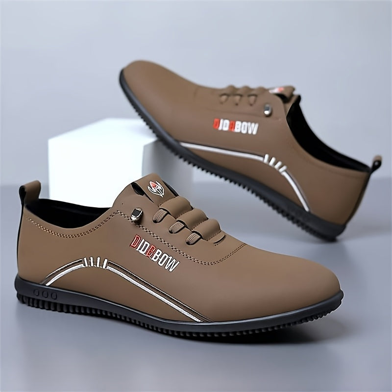 Erkaklar uchun tasodifiy sport poyabzallari, bir rangli dizayn va harf bosma bilan, dam olish va biznes muhitlari uchun mos.