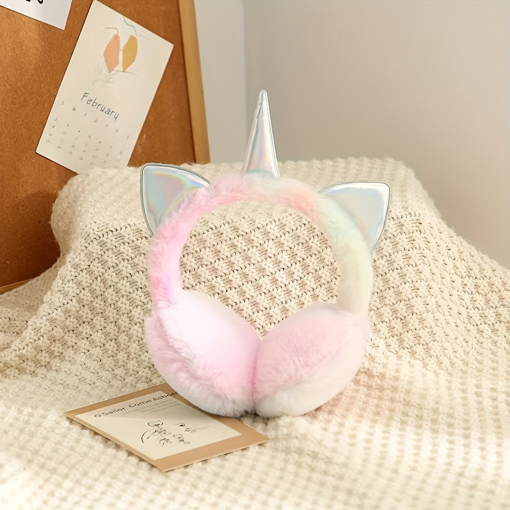 Qish mavsumida quloqlaringizni iliq tutish uchun mo'ljallangan, kamalak rangli multfilm plush quloq qopqog'i. Polyester to'qima matodan tayyorlangan, bu yoqimli quloq qopqog'i sovuq ob-havodan himoya qilish uchun mo'ljallangan. Faqat qo'lda yuvish.