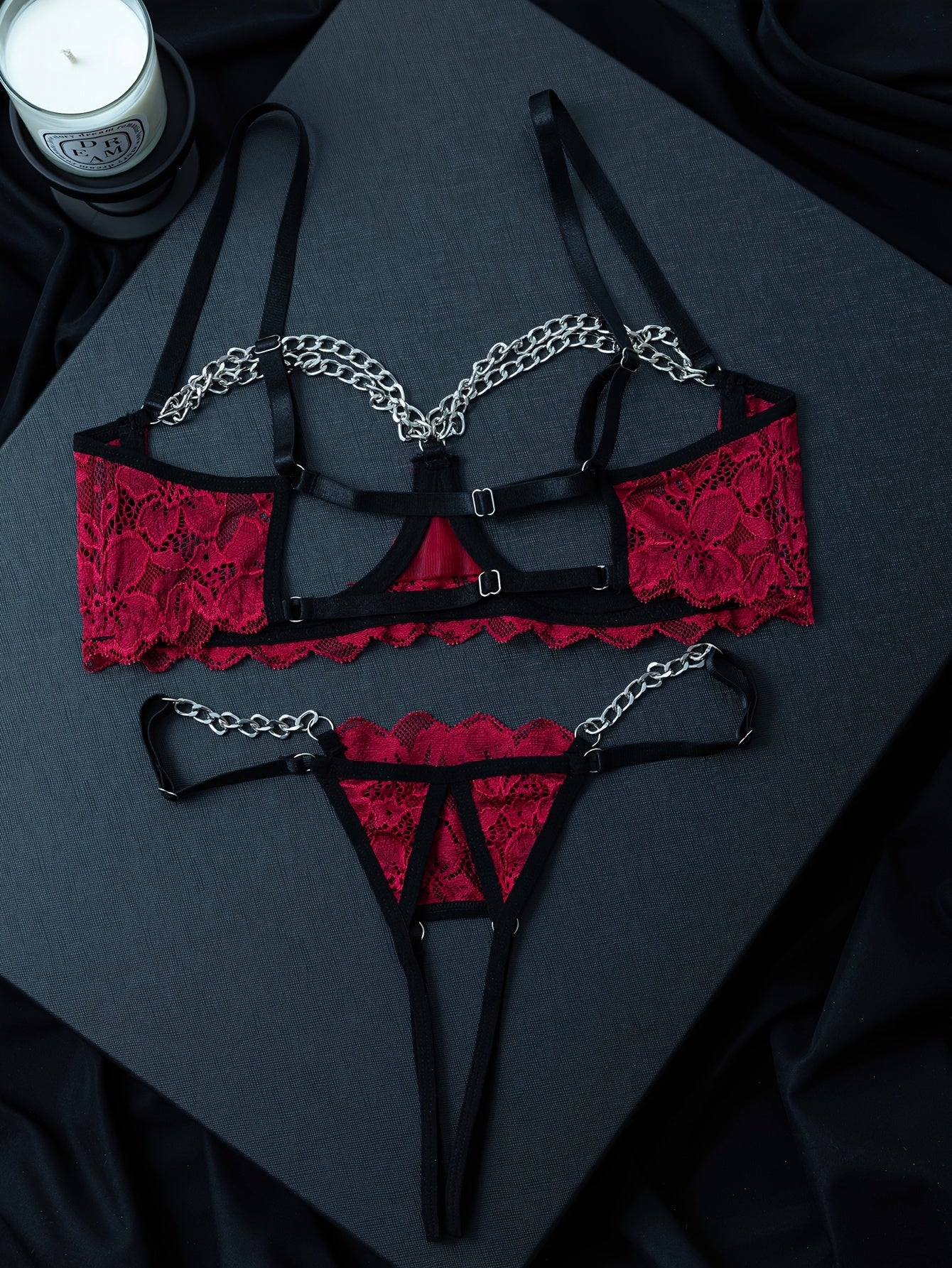 Комплект белья Maroon Lace с цепочкой и полыми чашками