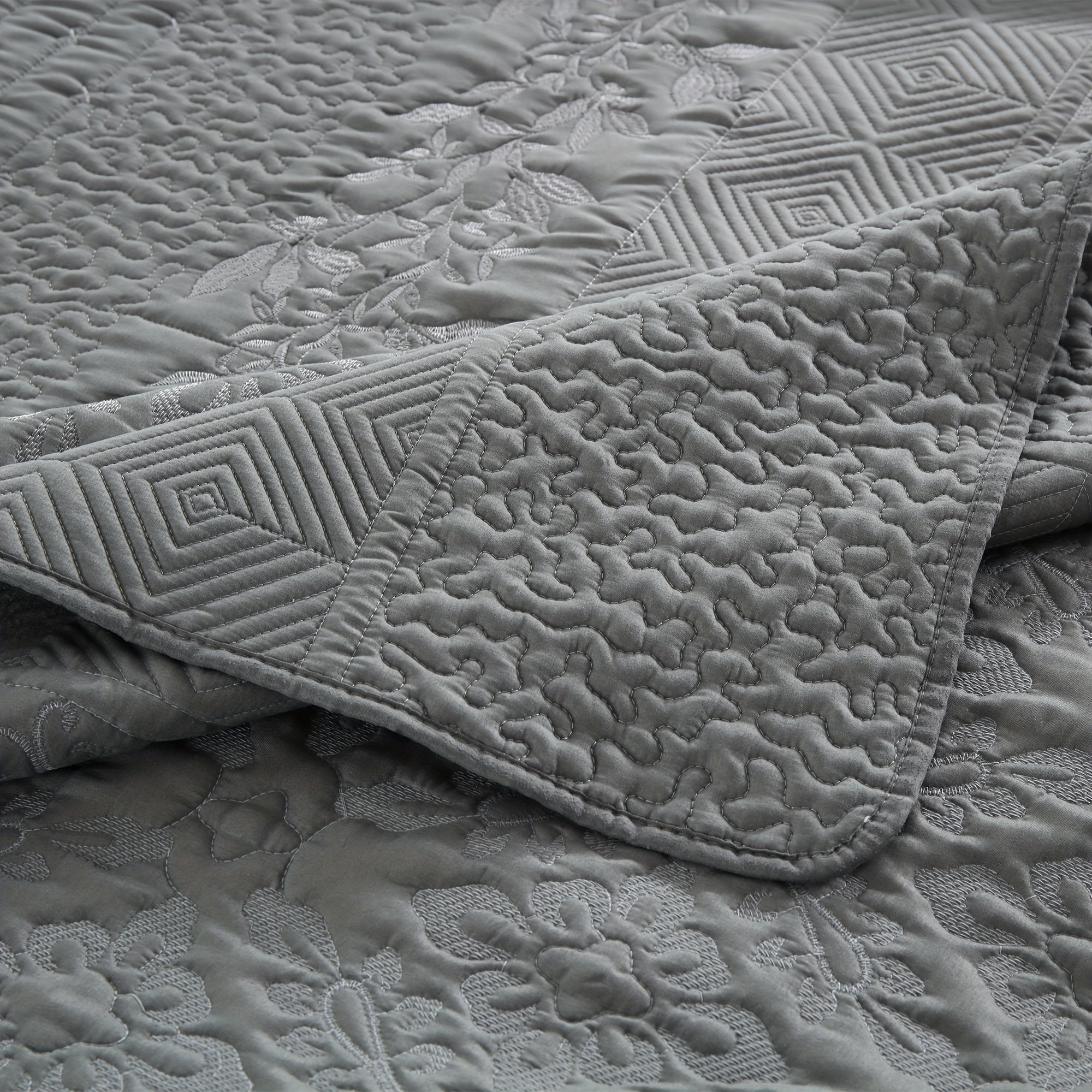 Роскошный 3-частный комплект постельного белья с вышитыми листьями и цветочными узорами, покрывало для двуспальной кровати, летнее одеяло, наволочки, мягкие и дышащие