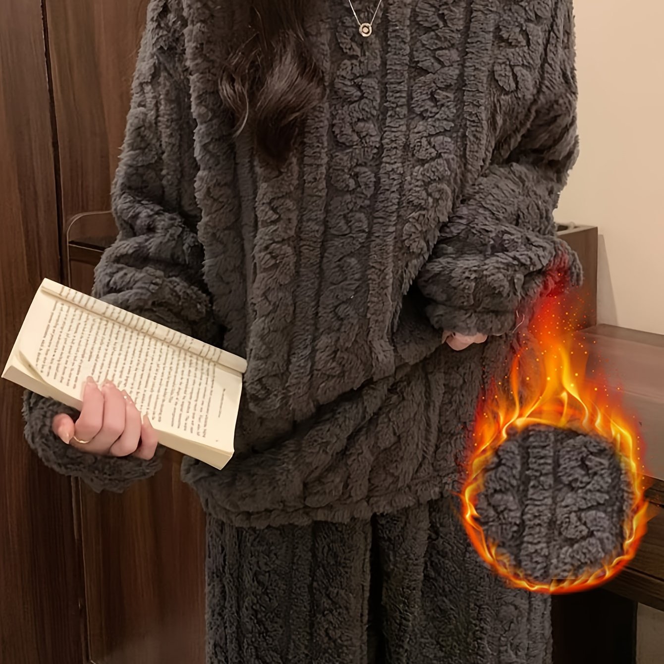 Girls' Fall Winter Coral Velvet Jacquard Pajama Set with Padded Top and Pants