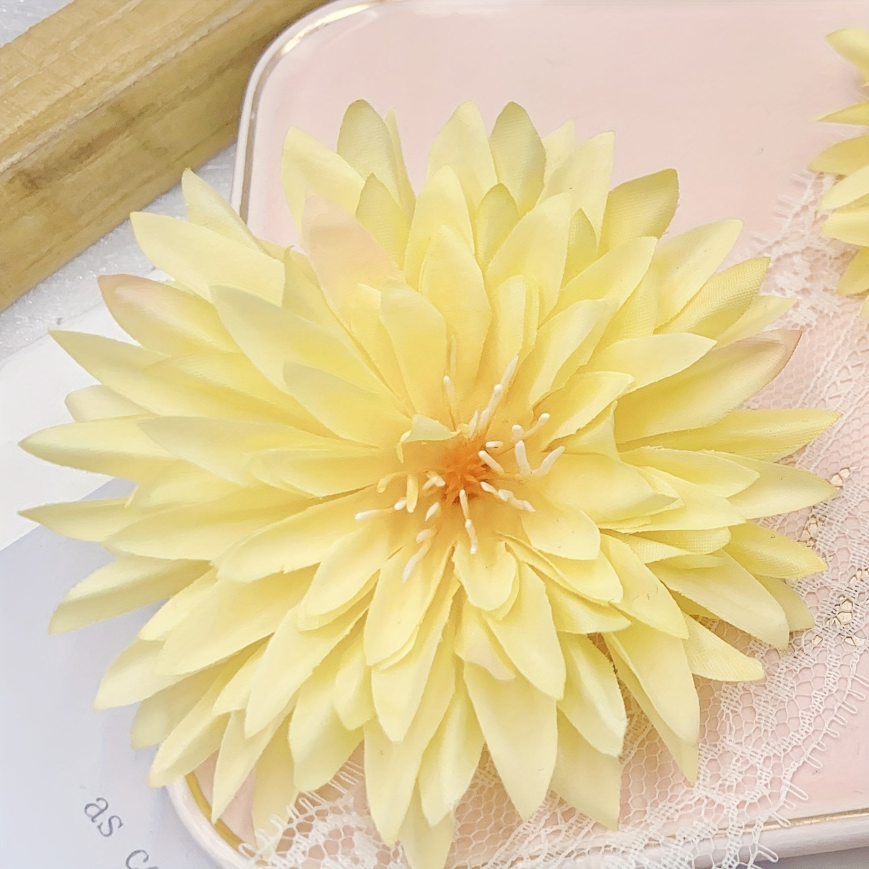 Artificial Flowers Crab Claw Chrysanthemum Simulation Flowers 7.5cm for DIY Crafts Weddings and Decorations