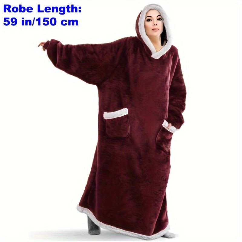 Ko‘k rangli kiyiladigan plash va oq junli chetki qoplama bilan, erkaklar va ayollar uchun uzoq, yumshoq ro‘ba