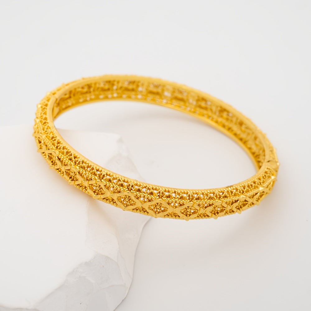 Women’s Gold-Tone Alloy Bangle Set Stylish Fashion Bracelets for Gifting and Everyday Wear