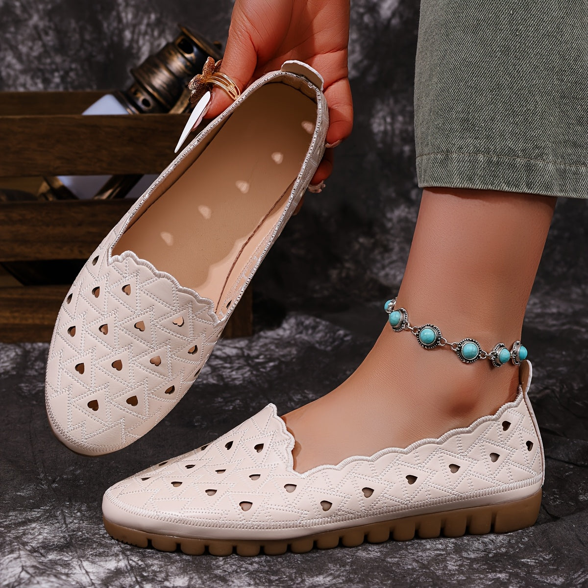 Women’s Vintage-Inspired Cut-Out Ballet Flats Slip-On Comfortable Shoes White Beige