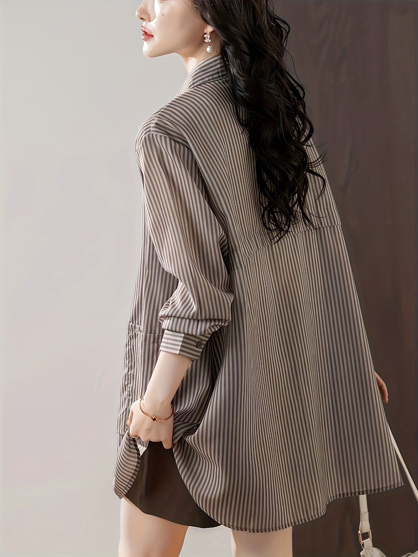 Ayollar uchun jigarrang va oq chiziqli uzun qoʻl qattiq kundalik kofta